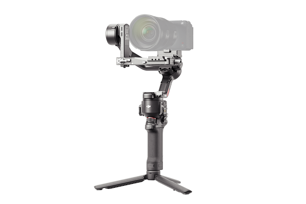 DJI RS 4 — camera outline illustrates gimbal fit