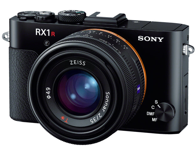 Sony Cyber-shot RX1R II camera with integrated 35 mm lens