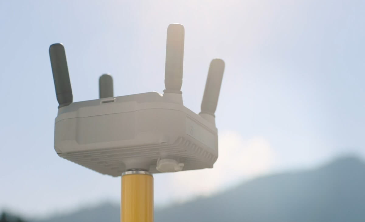 DJI Relay, Global on support pole; pole and aircraft sold separately
